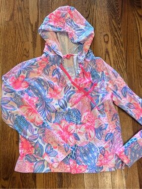 Lilly pulitzer Kiawah cropped hoodie. Pink isle snappy turtle